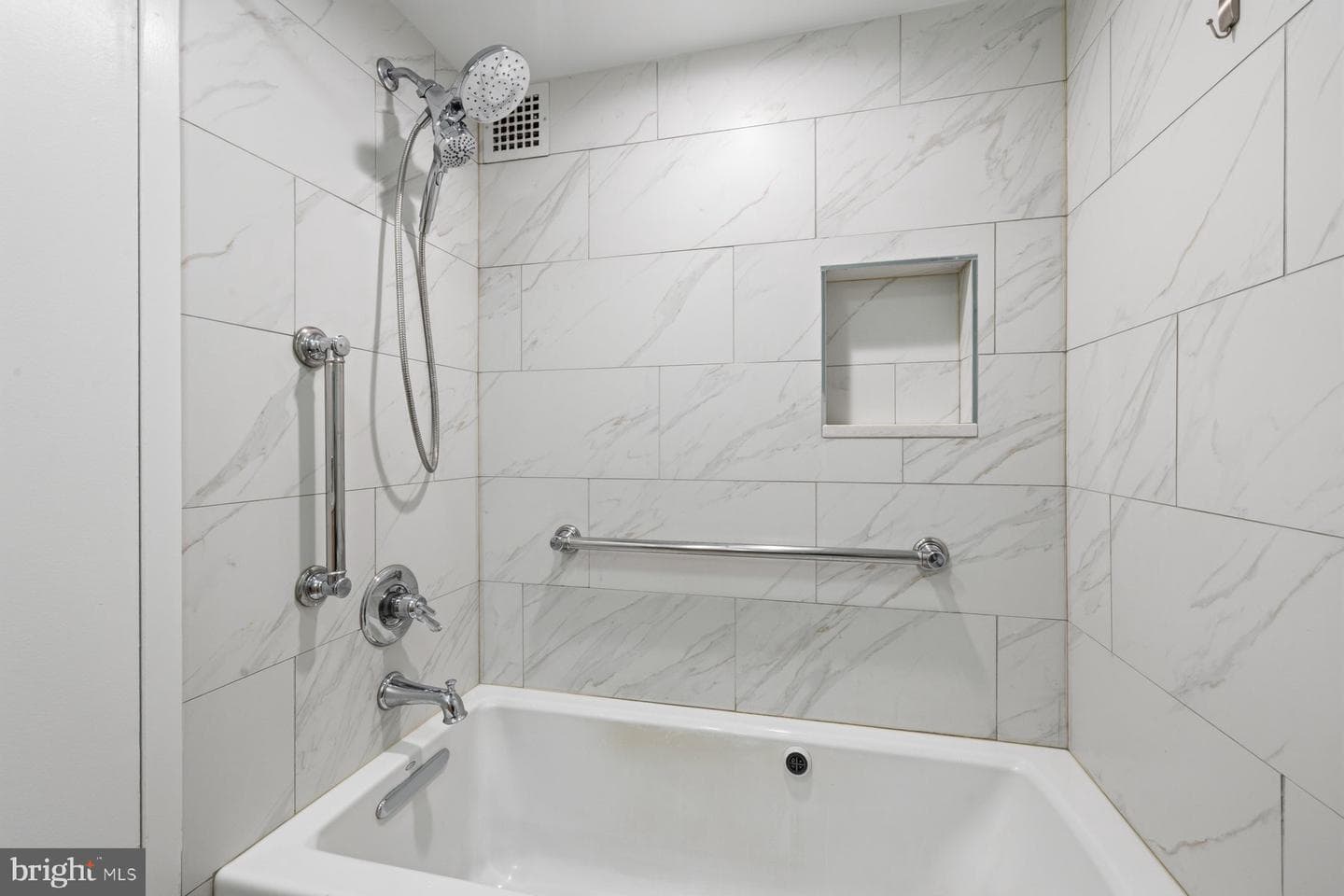 2501 Calvert Street NW #310 photo 7