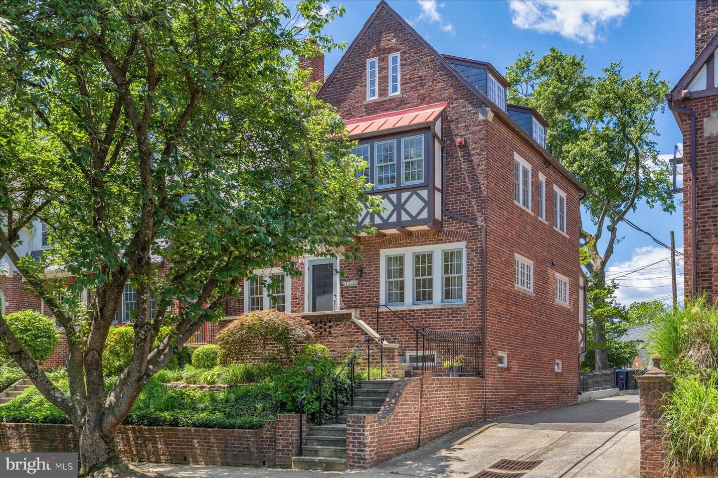 1706 Surrey Lane NW, Washington