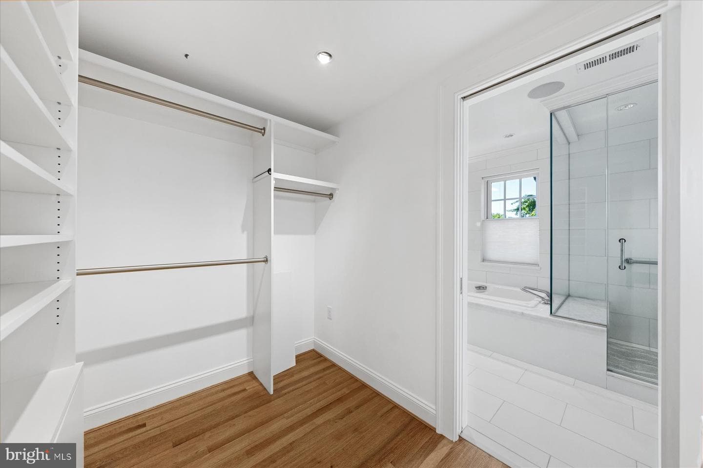 1706 Surrey Lane NW photo 34