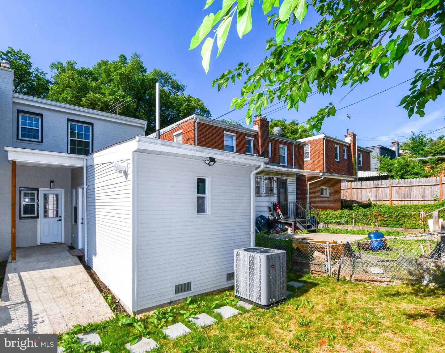334 Nicholson Street NE photo 26