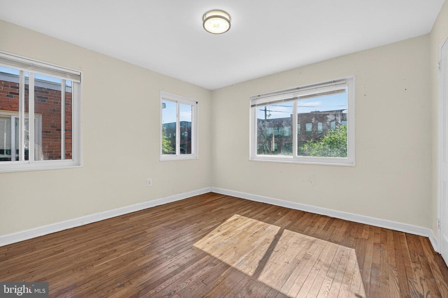 206 53rd Street NE photo 14