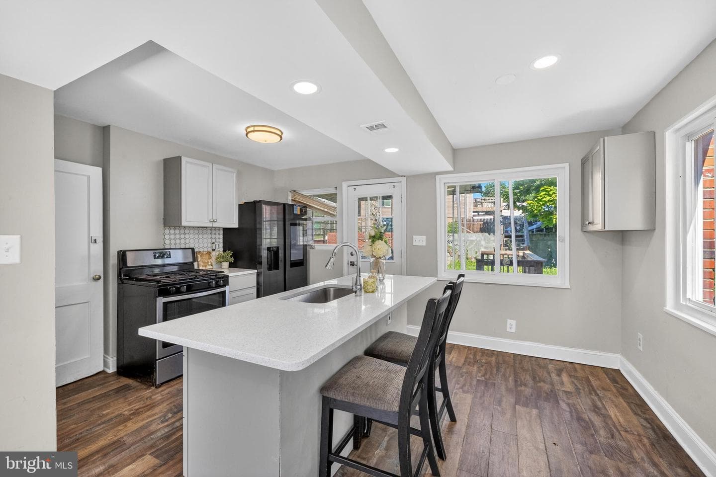 206 53rd Street NE photo 6