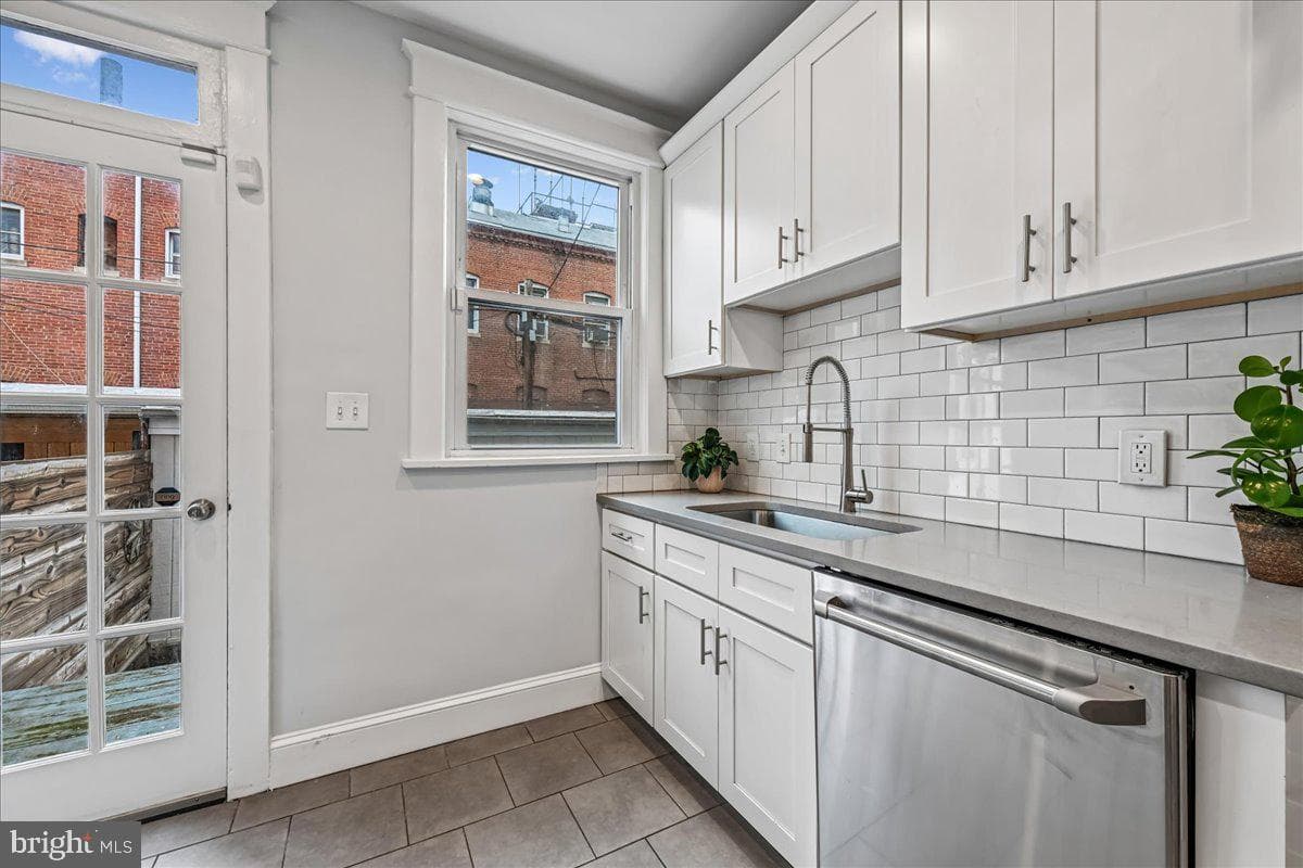 1328 G Street SE photo 10