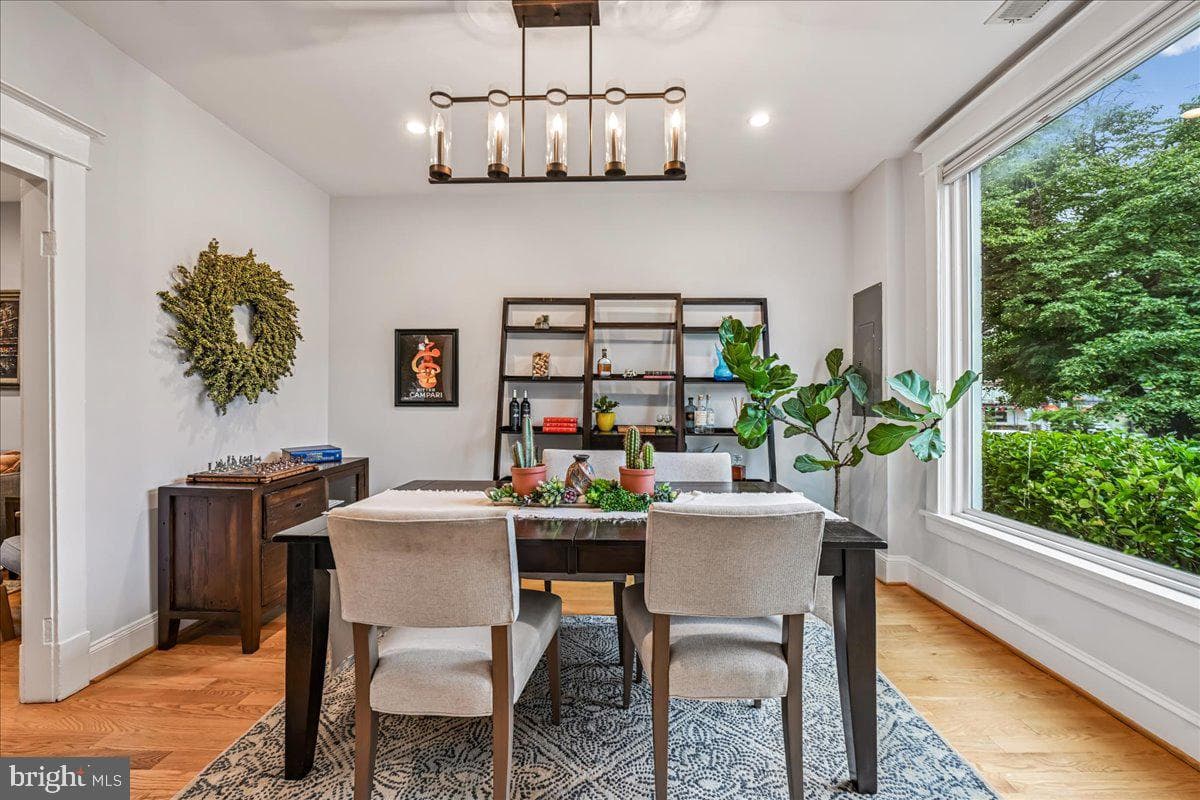 1328 G Street SE photo 4