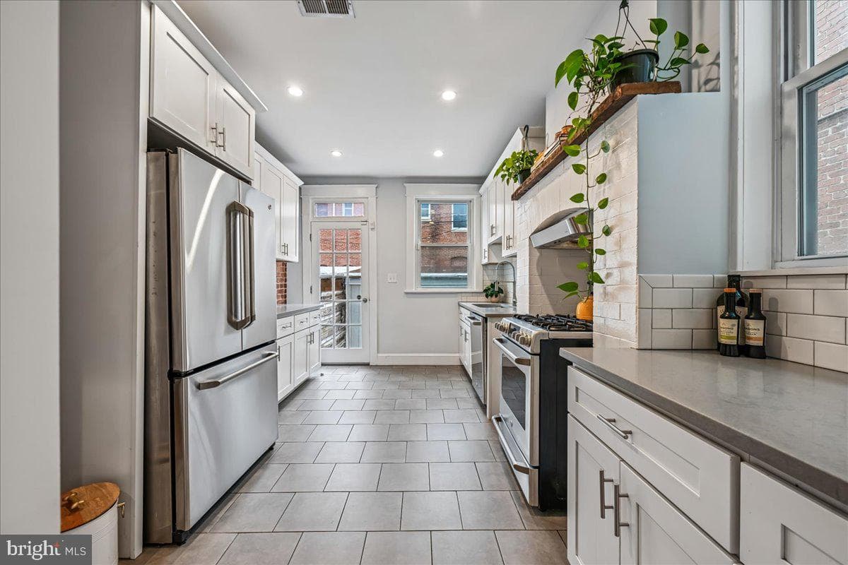 1328 G Street SE photo 8