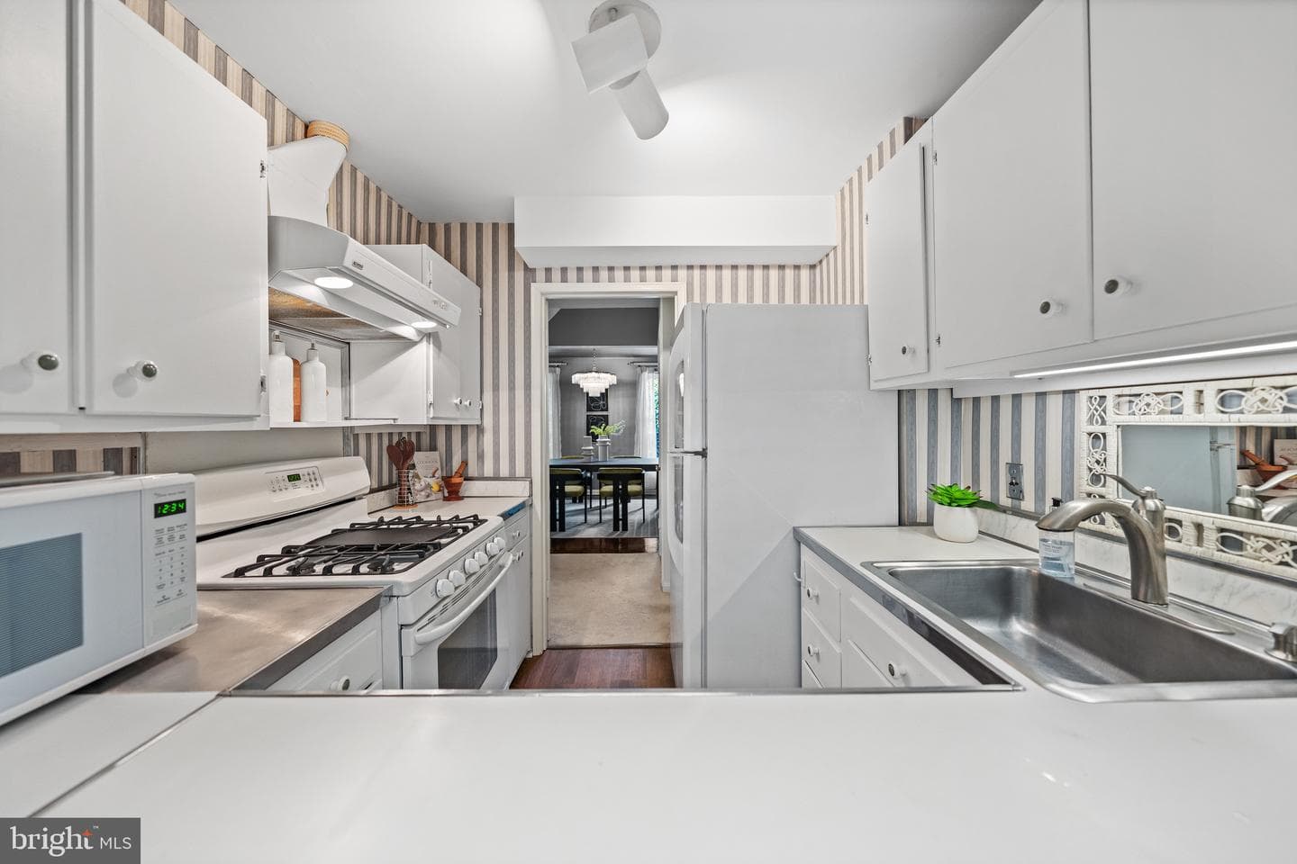 413 D Street SE photo 18