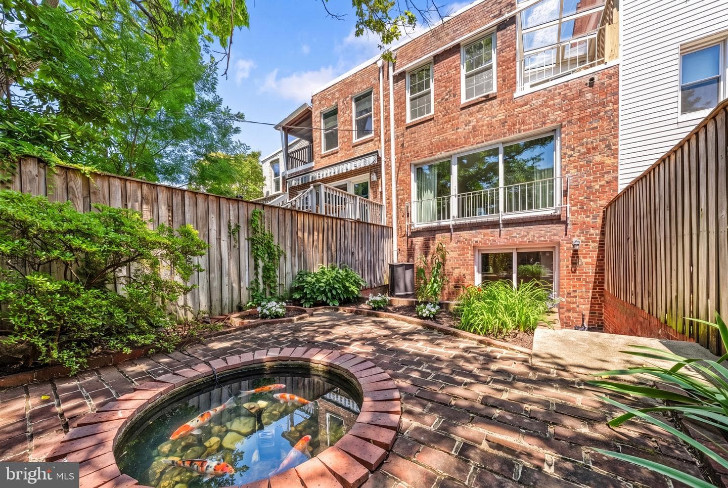 413 D Street SE photo 38