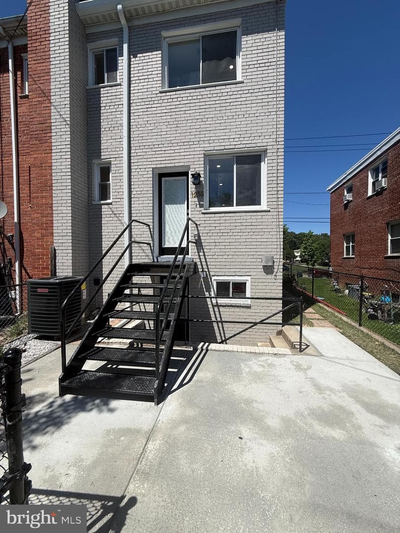 1255 Gallatin Street NE photo 32
