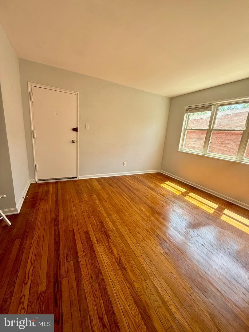 526 Kenyon Street NW #201 photo 7