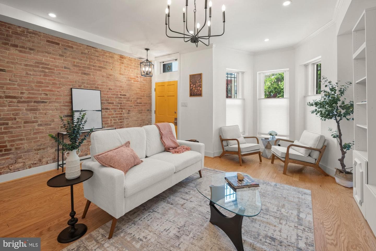 16 Q Street NE photo 4