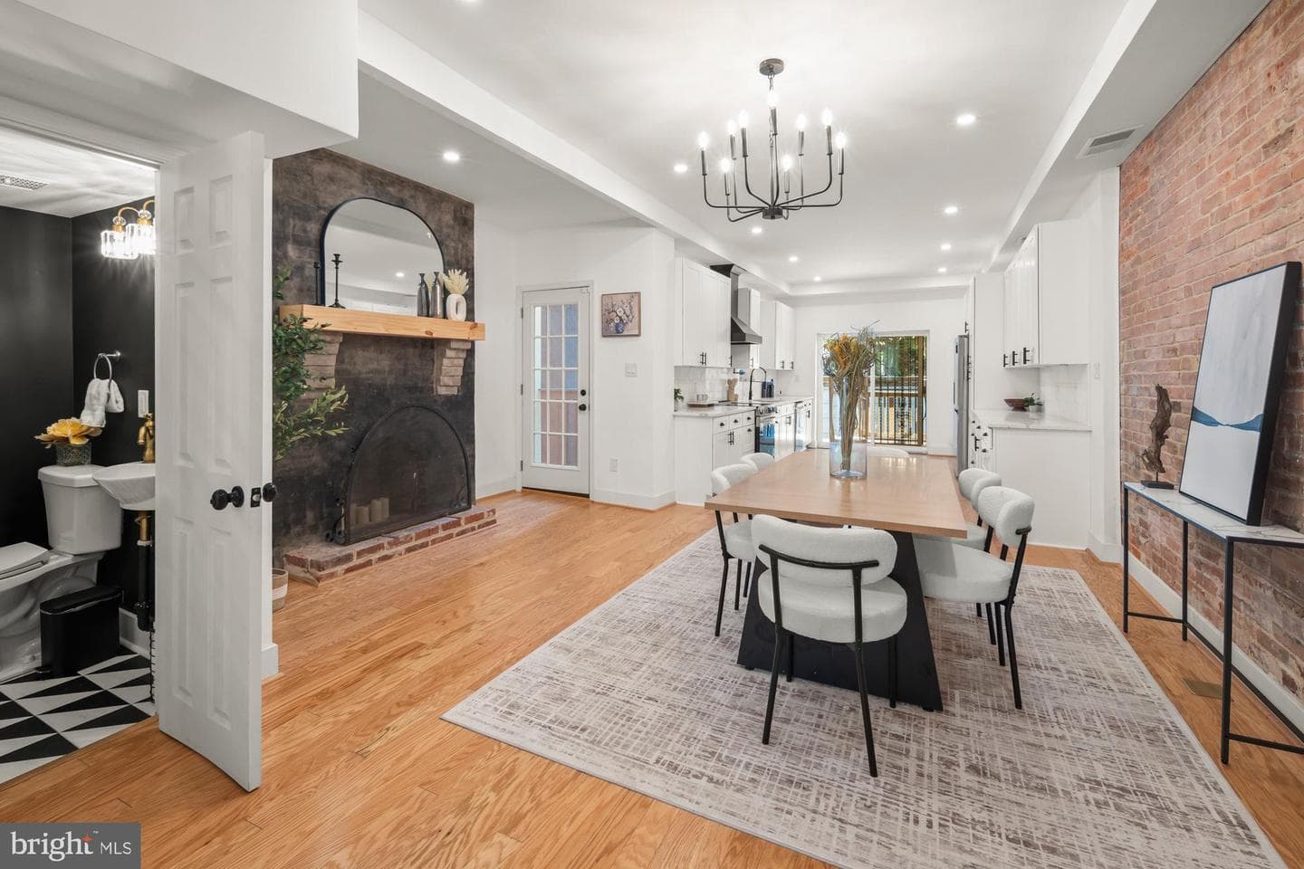 16 Q Street NE photo 7