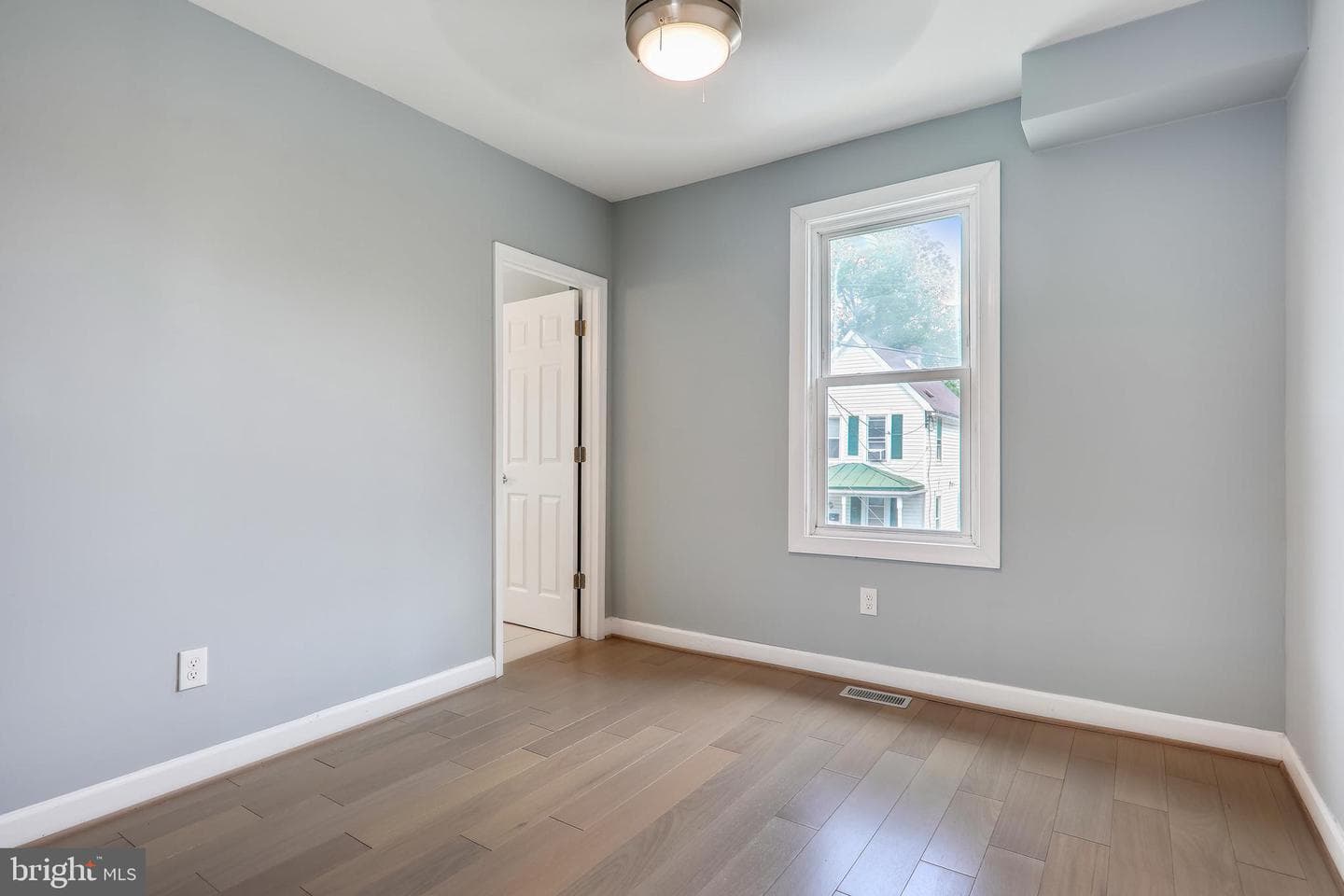 2841 Mills Avenue NE photo 12