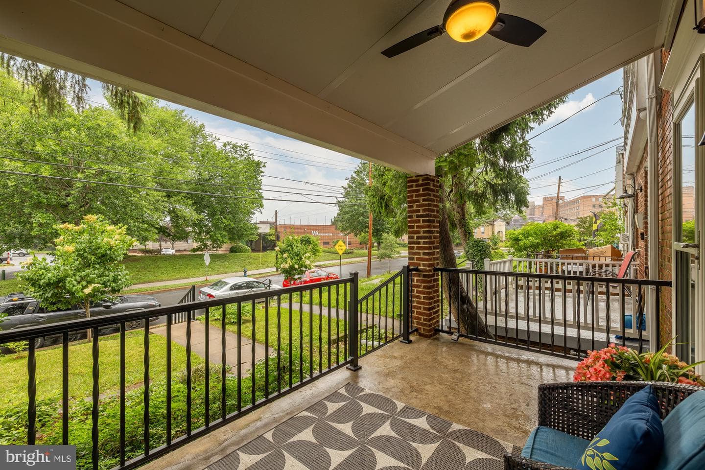 907 Varnum Street NE photo 4