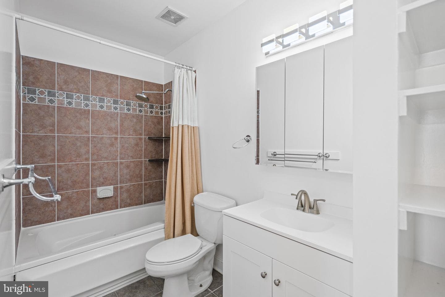 1427 Chapin Street NW #306 photo 28