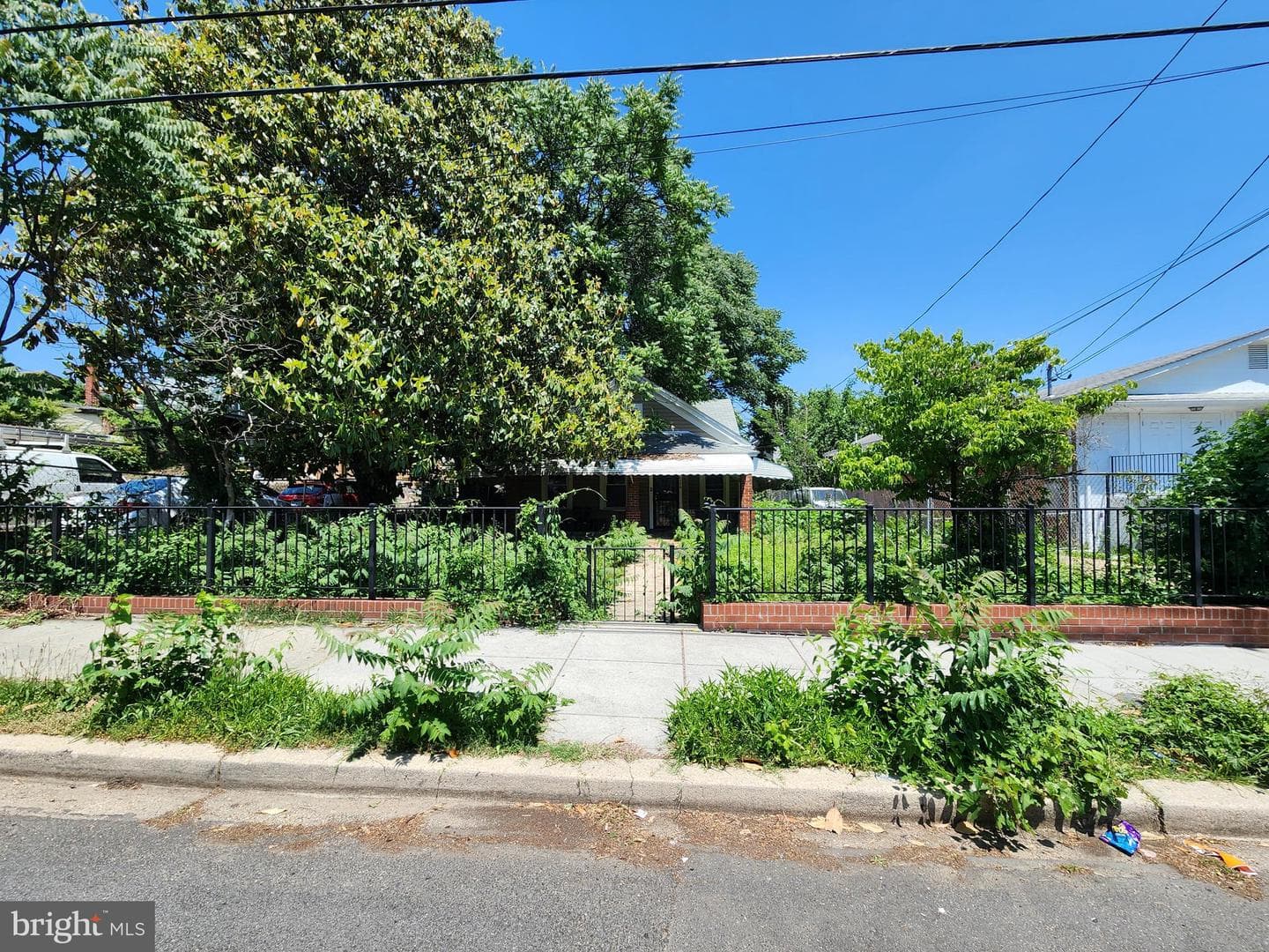 4506 Brooks Street NE photo 3
