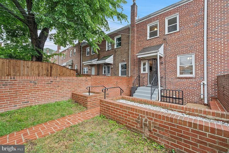 44 Crittenden Street NE photo 34