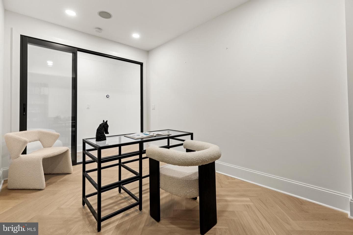 733 Euclid Street NW #303 photo 20