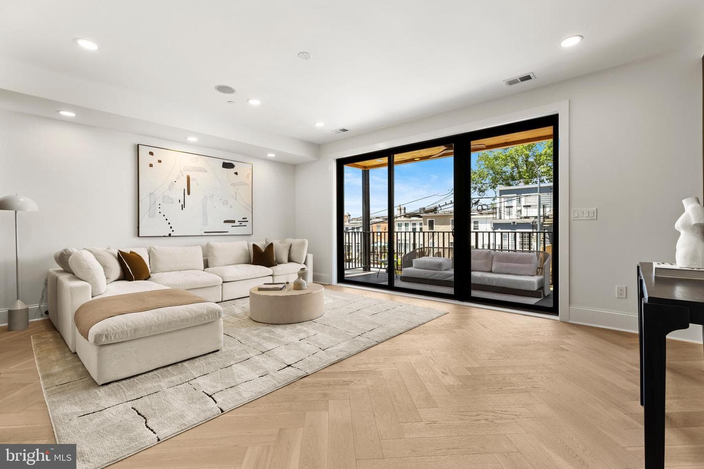 733 Euclid Street NW #303 photo 21