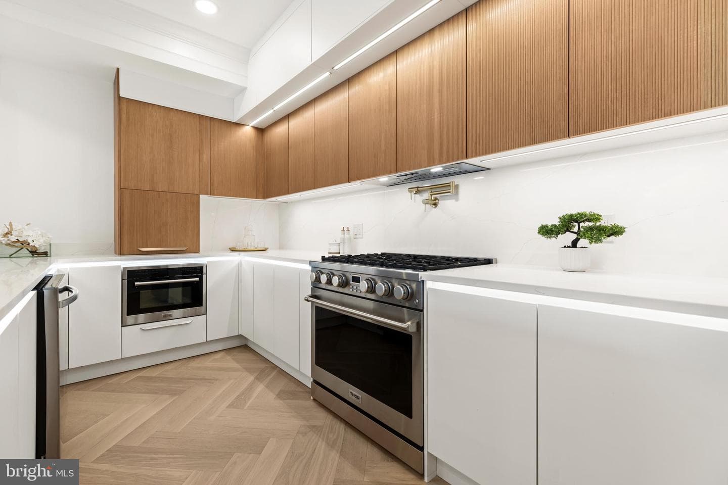 733 Euclid Street NW #303 photo 5