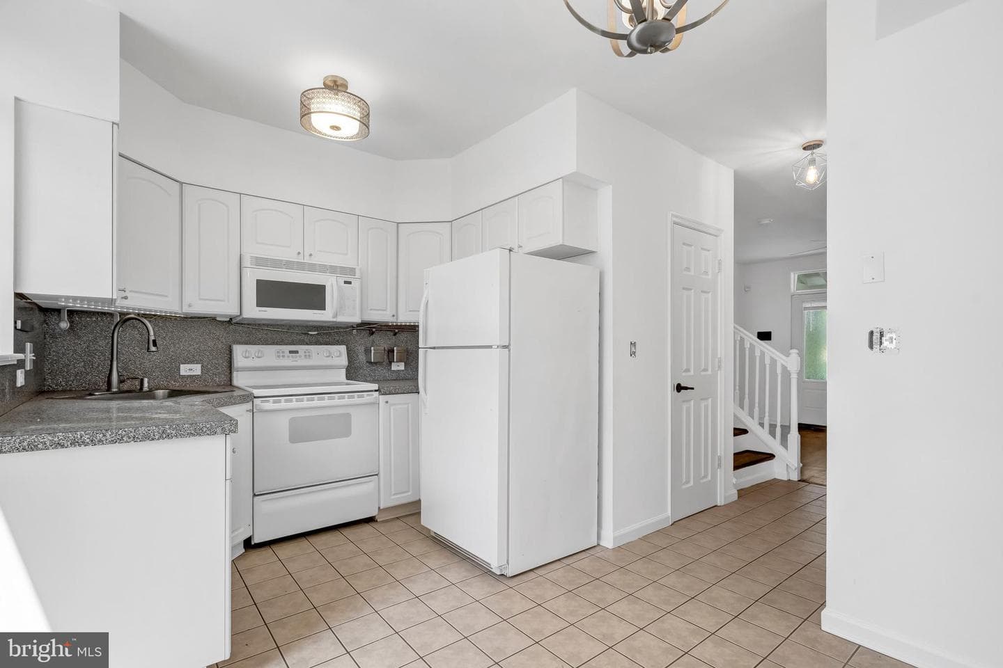 1749 L Street NE photo 7
