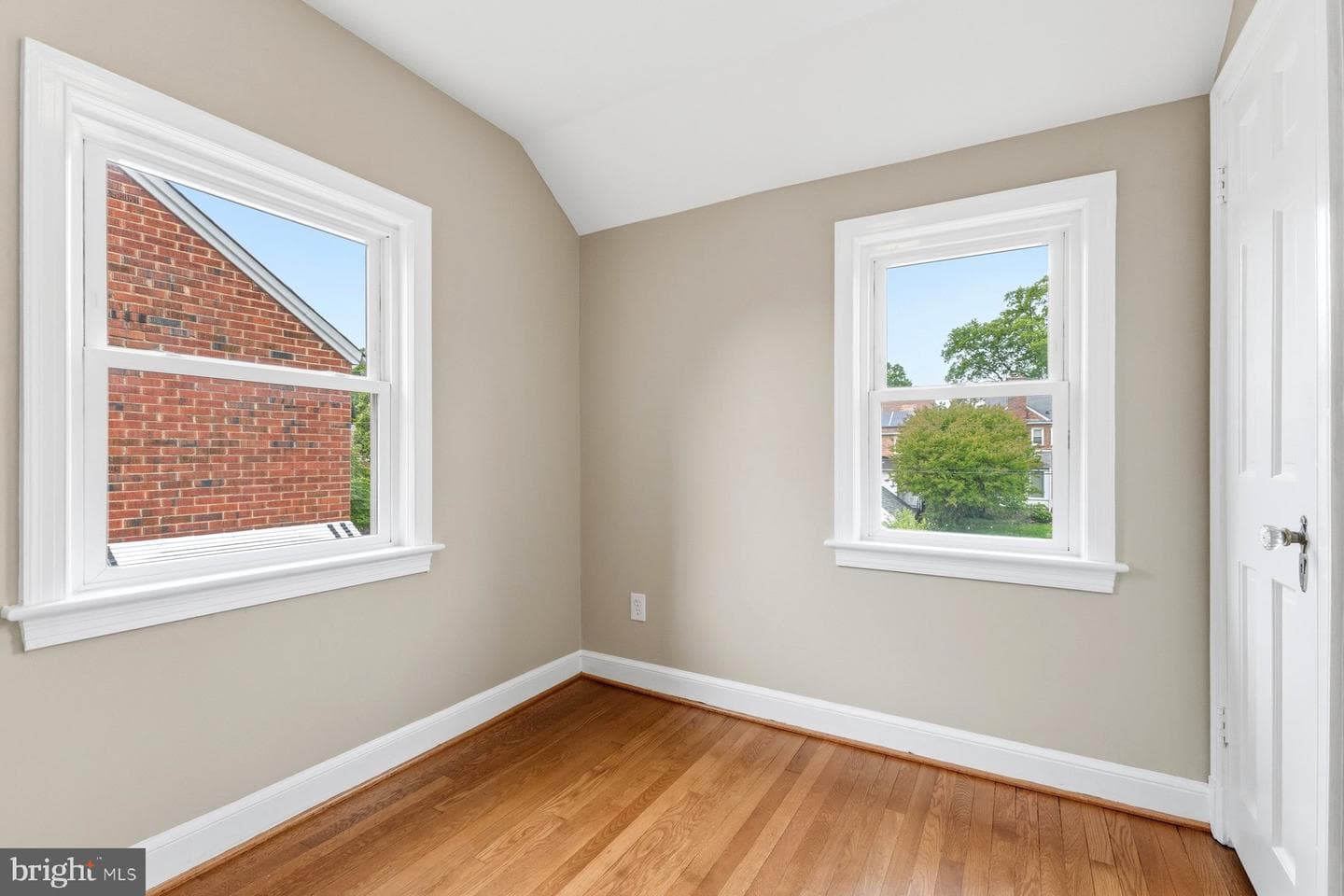 4308 19th Place NE photo 18