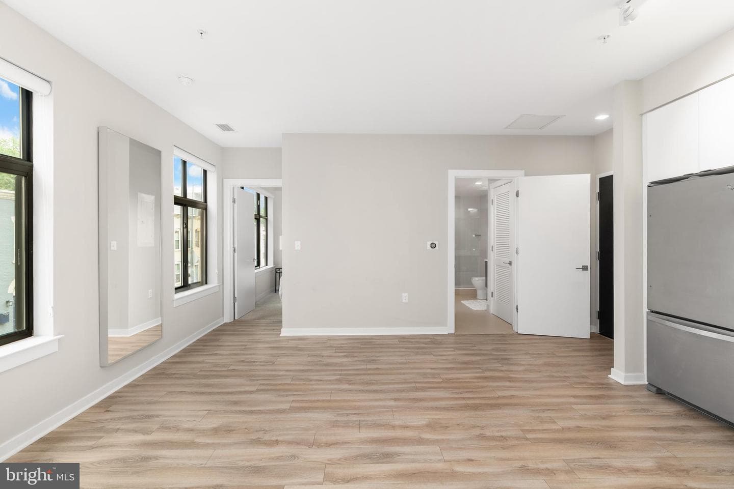 911 2nd Street NE #204 photo 14