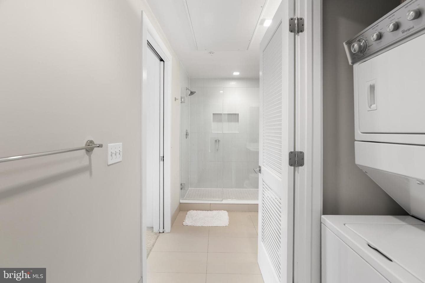 911 2nd Street NE #204 photo 16