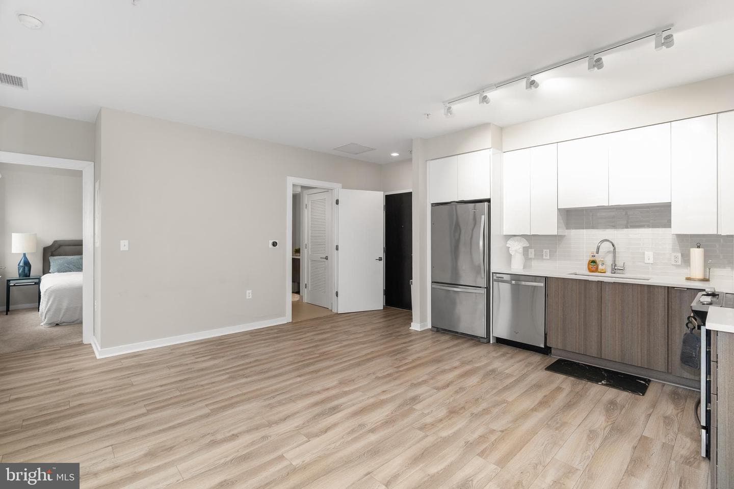 911 2nd Street NE #204 photo 9
