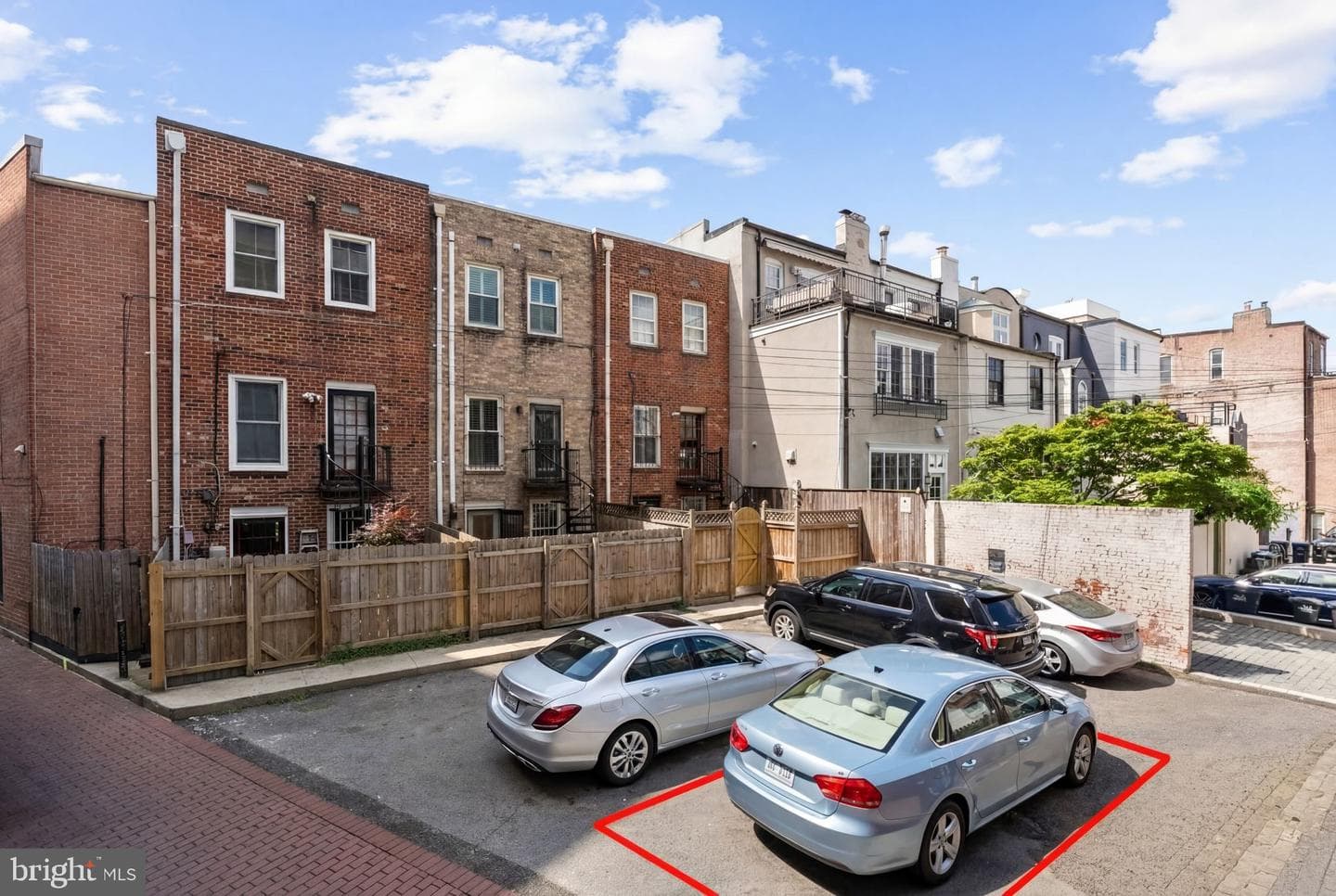 2011 Hillyer Place NW photo 20