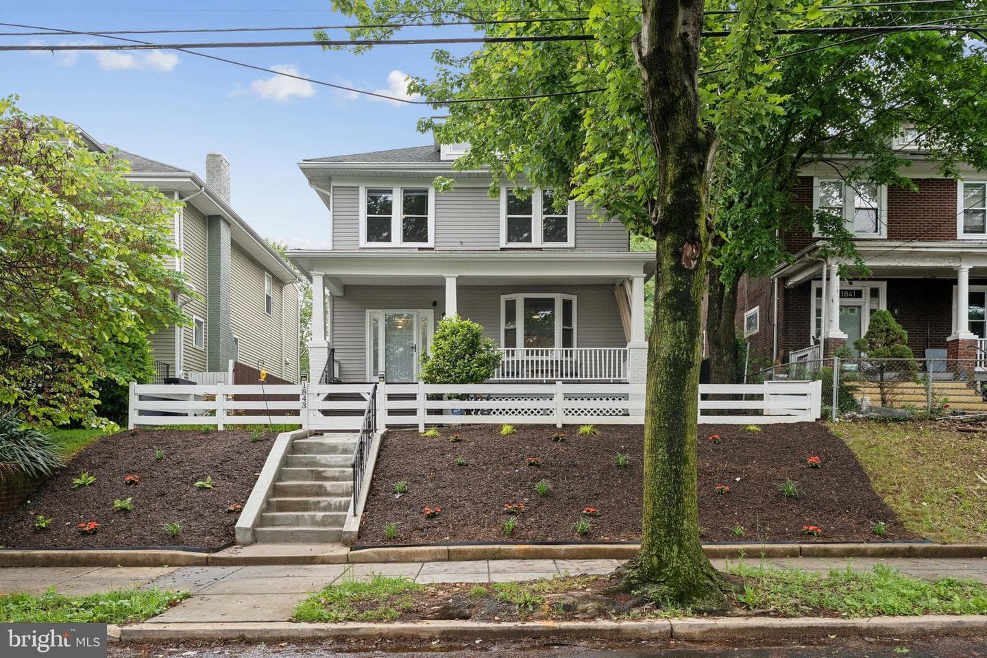 1843 Monroe Street NE photo 2
