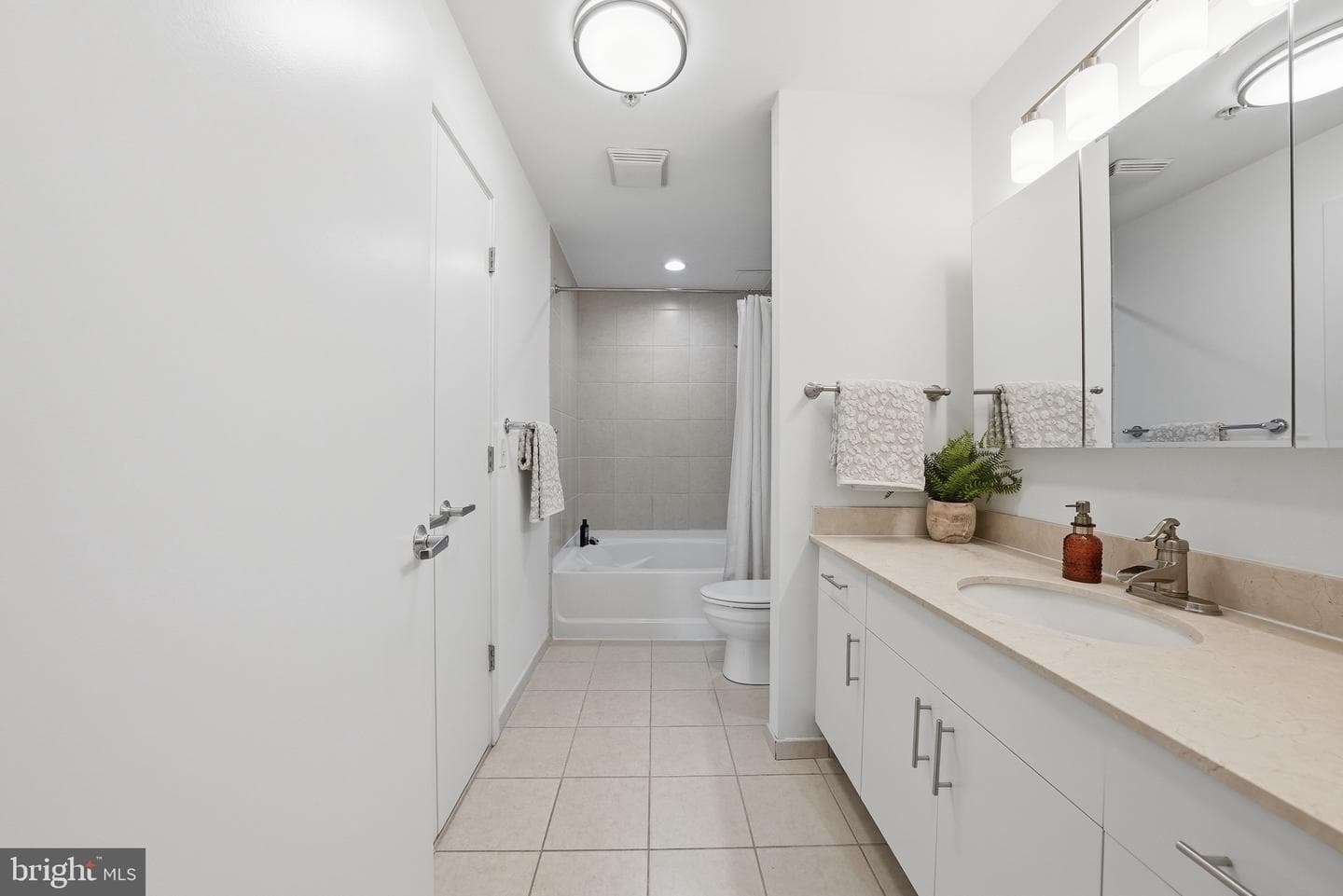 910 M Street NW #203 photo 18