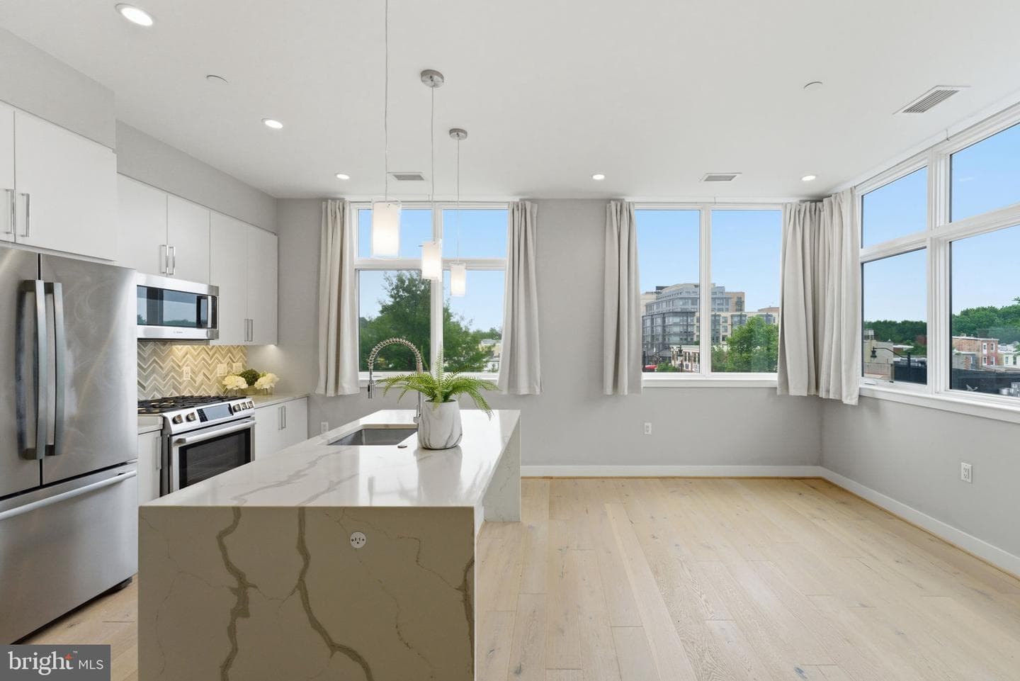 646 H Street NE #304 photo 3