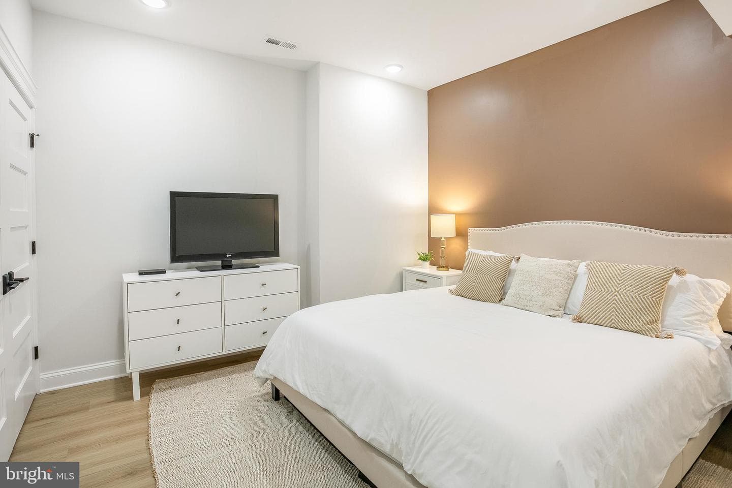 3569 Warder Street NW #5 photo 31
