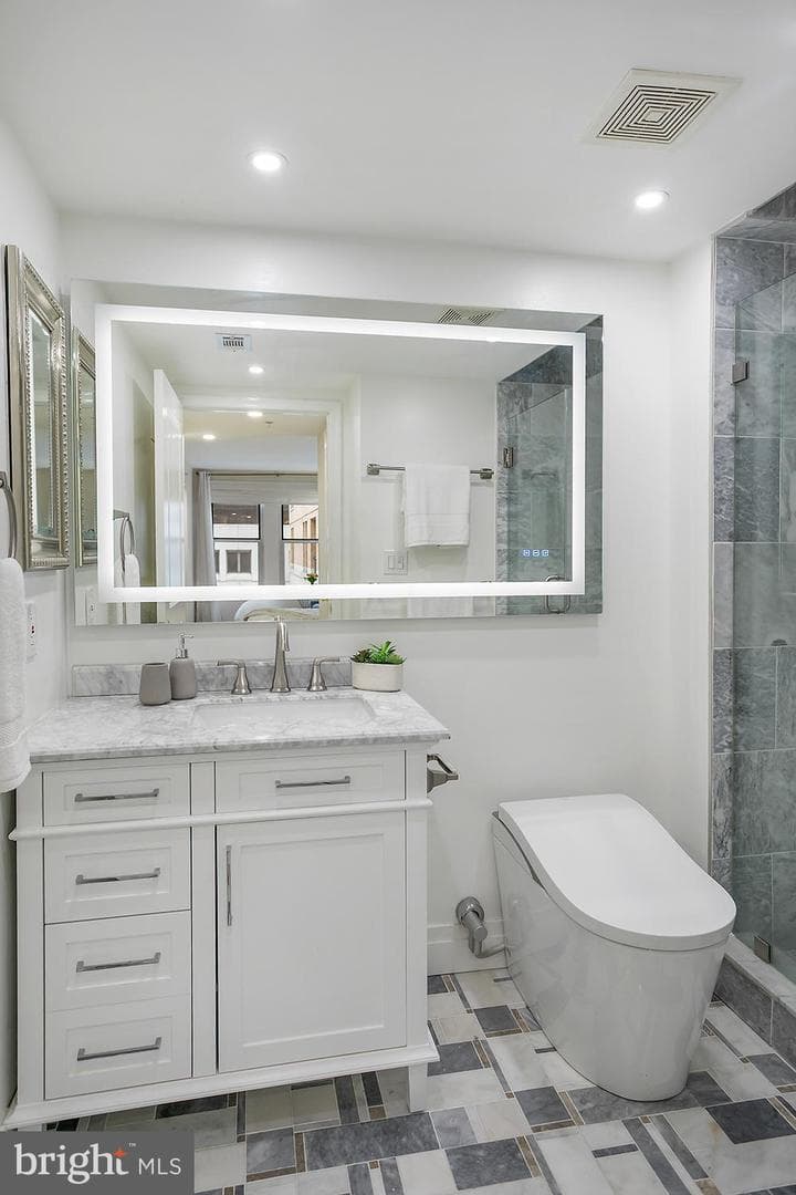 915 E Street NW #1105 photo 16
