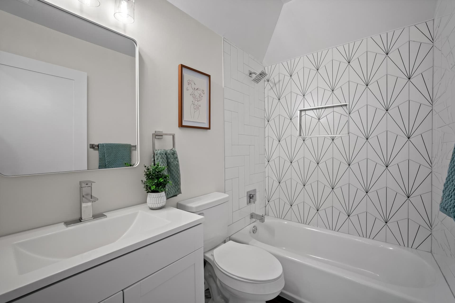 2831 Otis Street NE photo 48