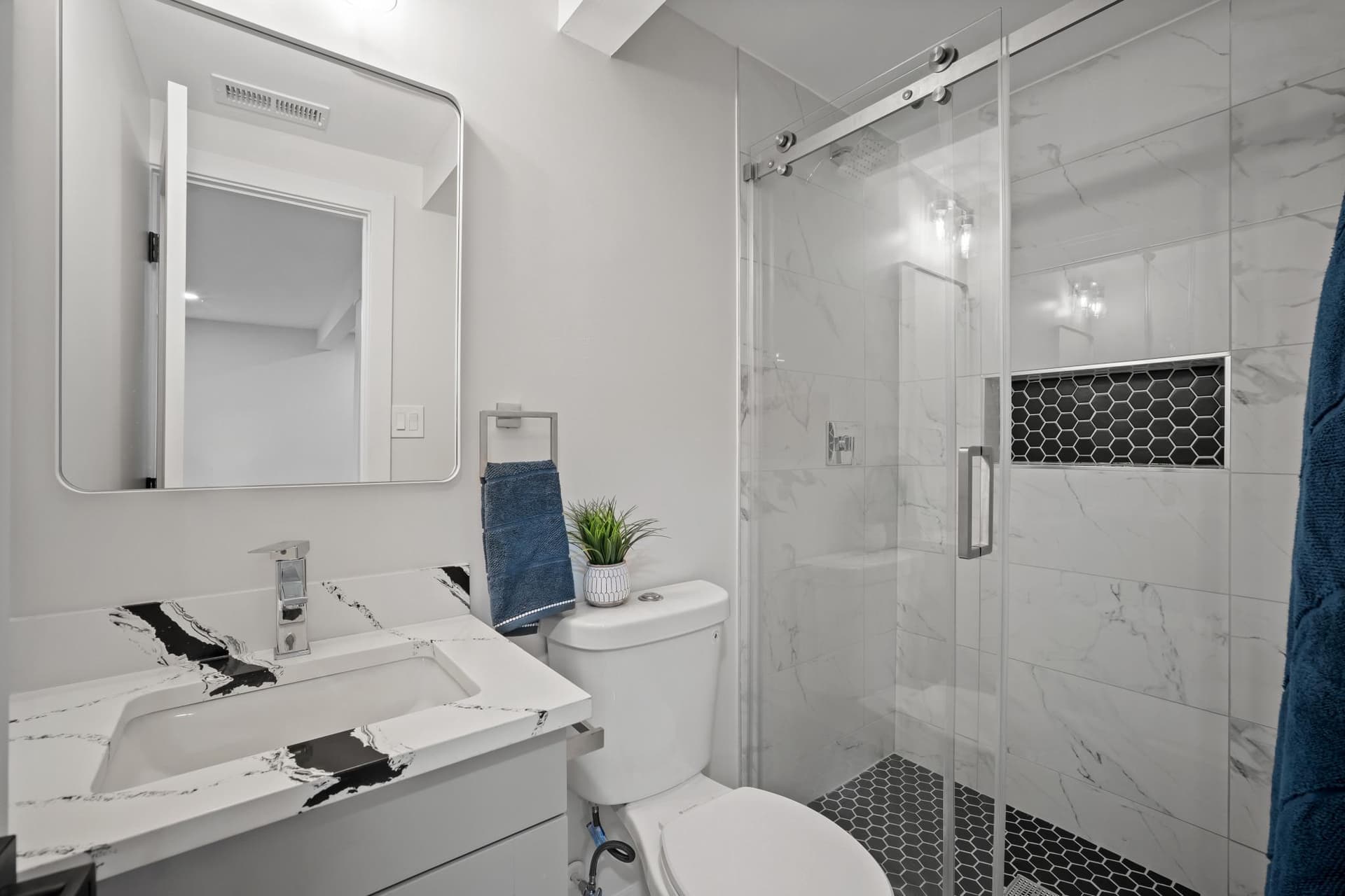 2831 Otis Street NE photo 63