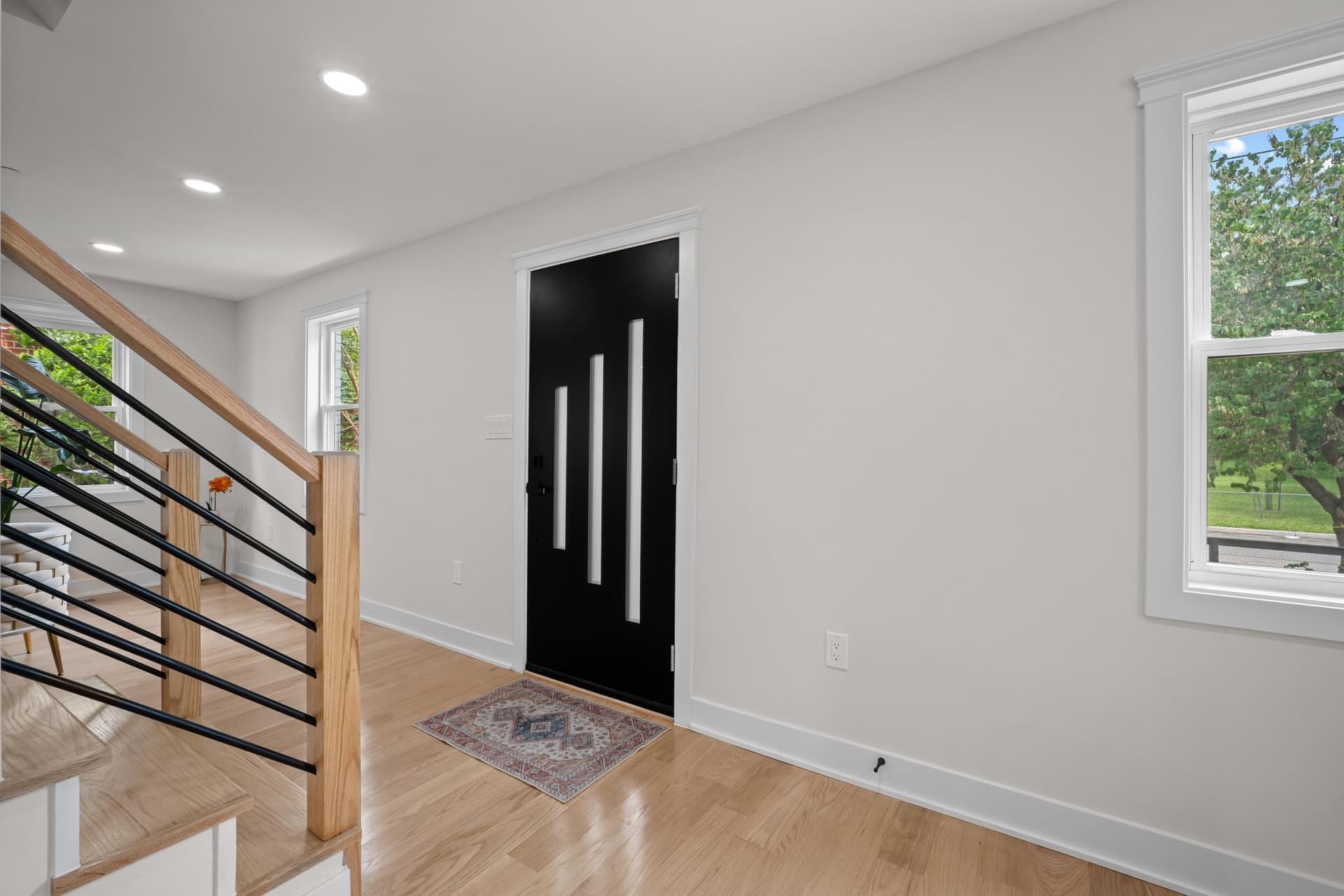2831 Otis Street NE photo 9