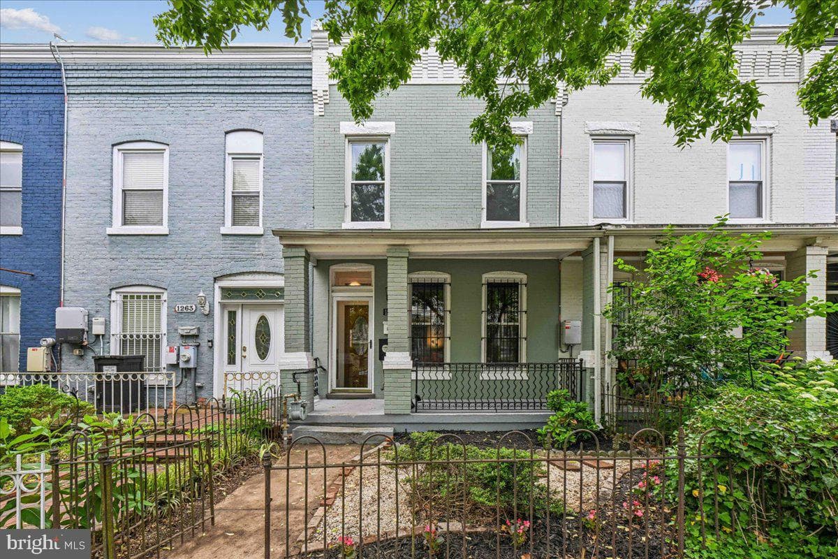1261 Morse Street NE