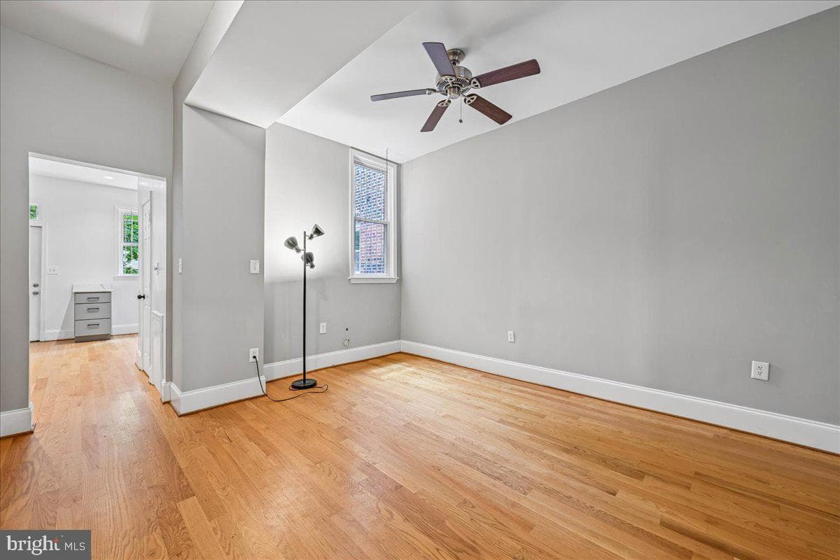 1261 Morse Street NE photo 11