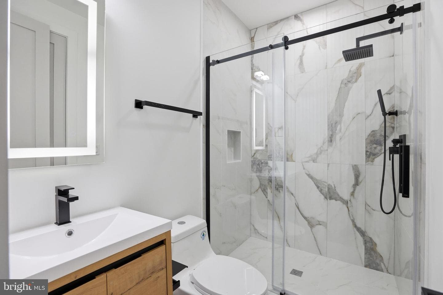 1140 Oates Street NE #101 photo 46