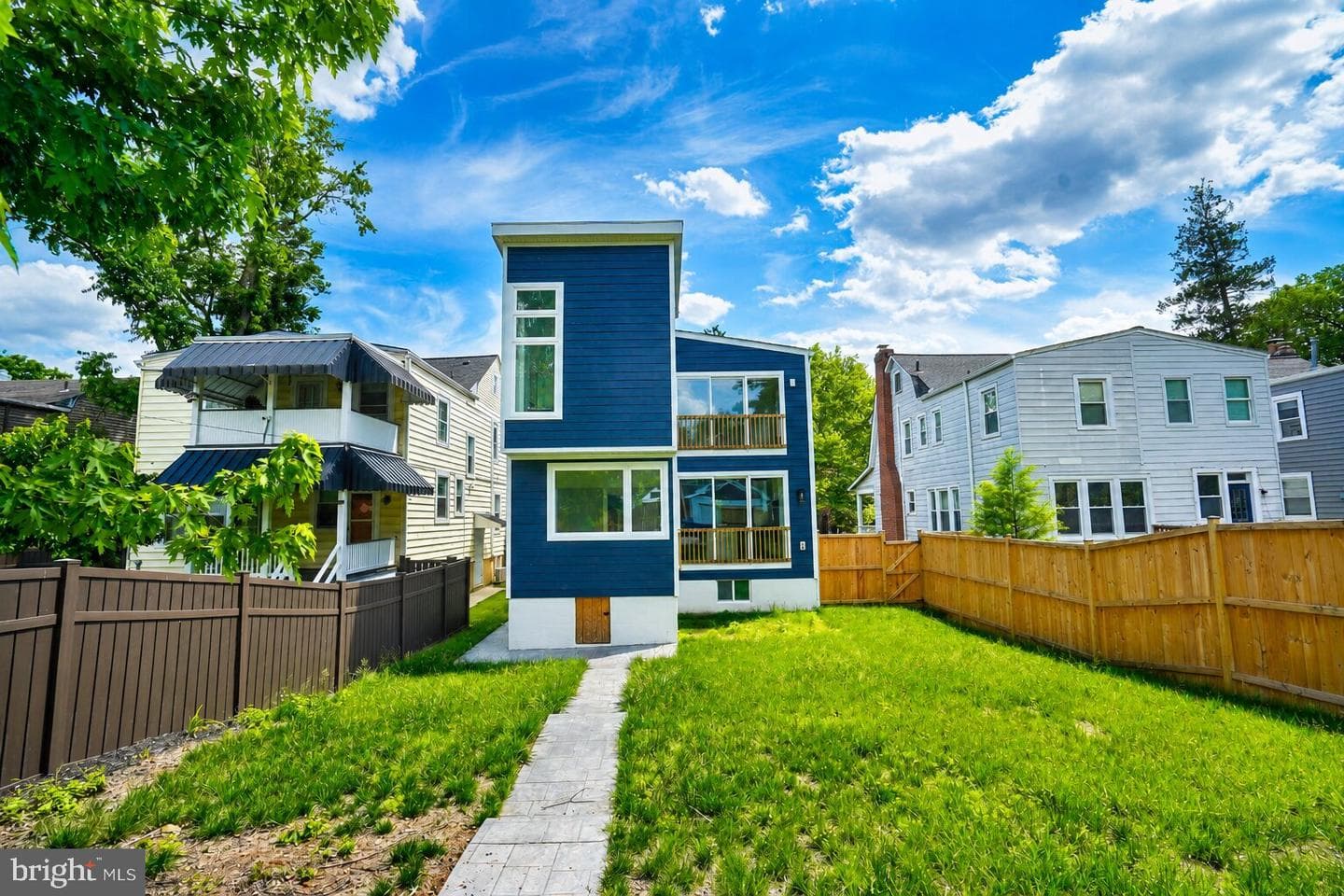 1341 Ingraham Street NW photo 4
