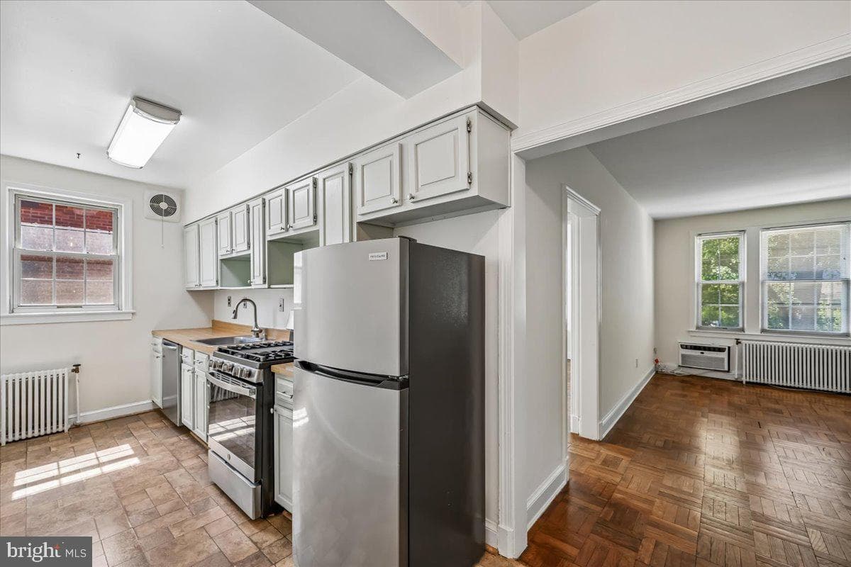 4481 Macarthur Boulevard NW #204 photo 14