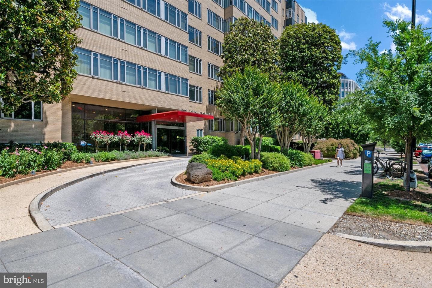 1711 Massachusetts Avenue NW #632 photo 3