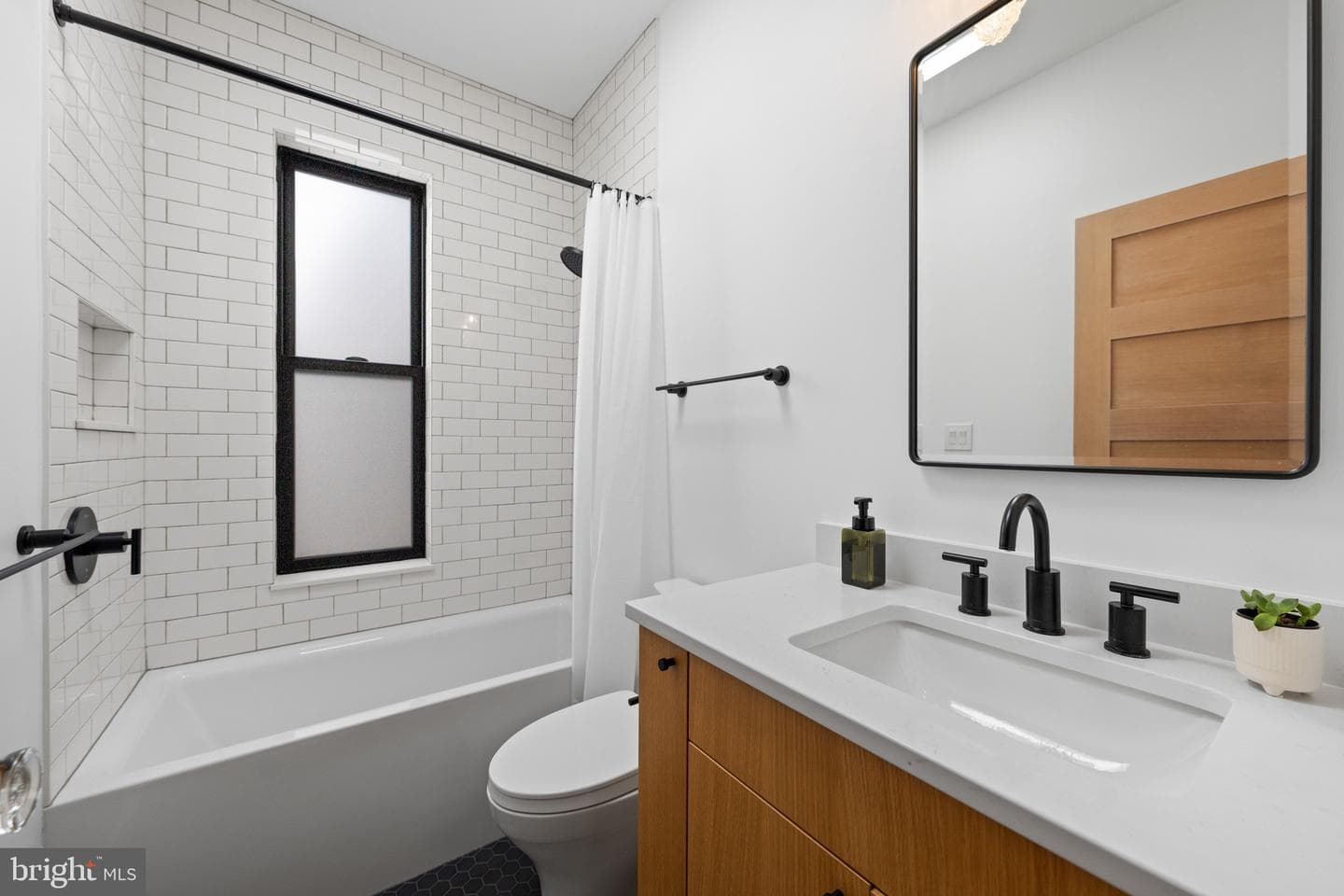 1324 35th Street NW photo 21