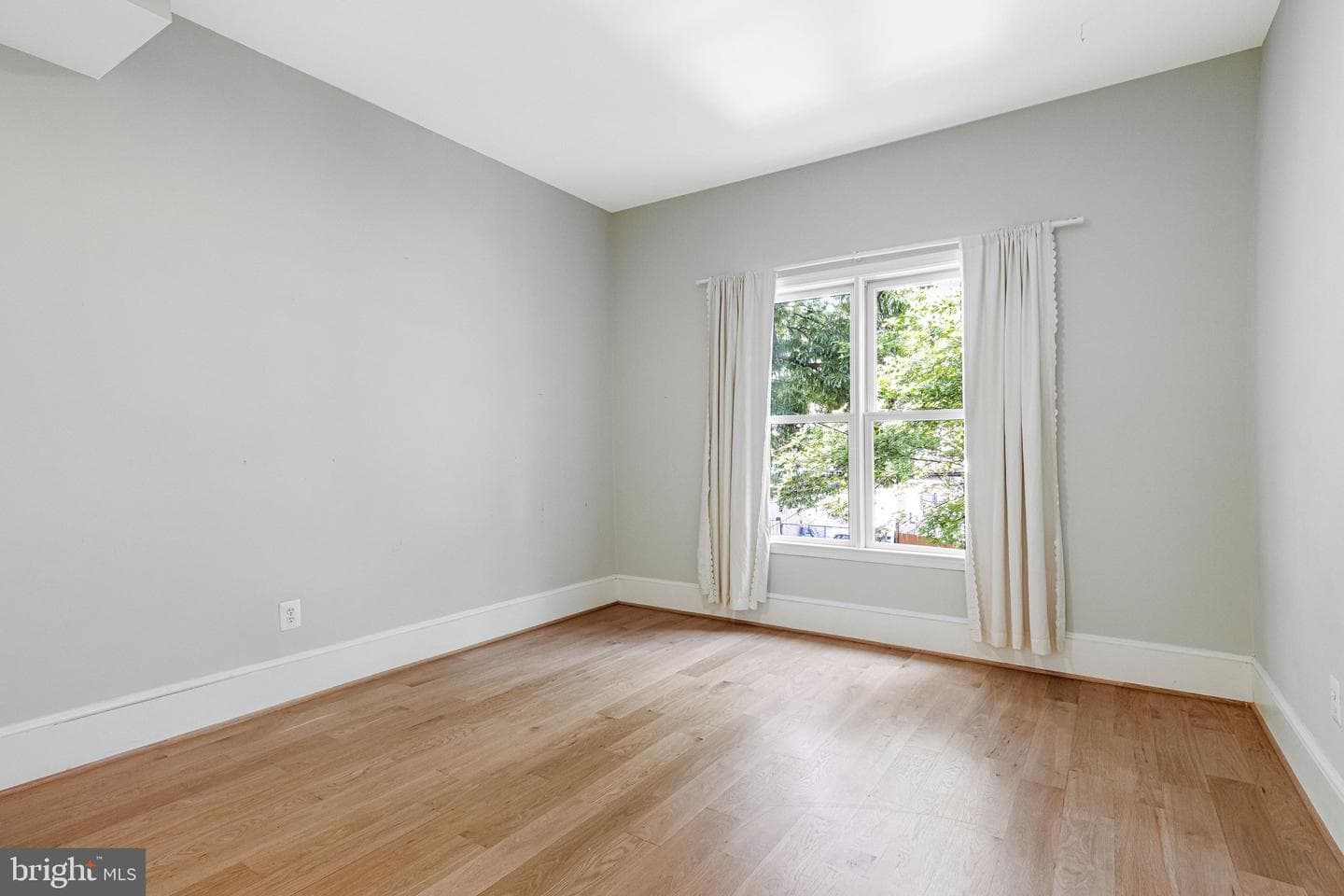 822 5th Street NE photo 37