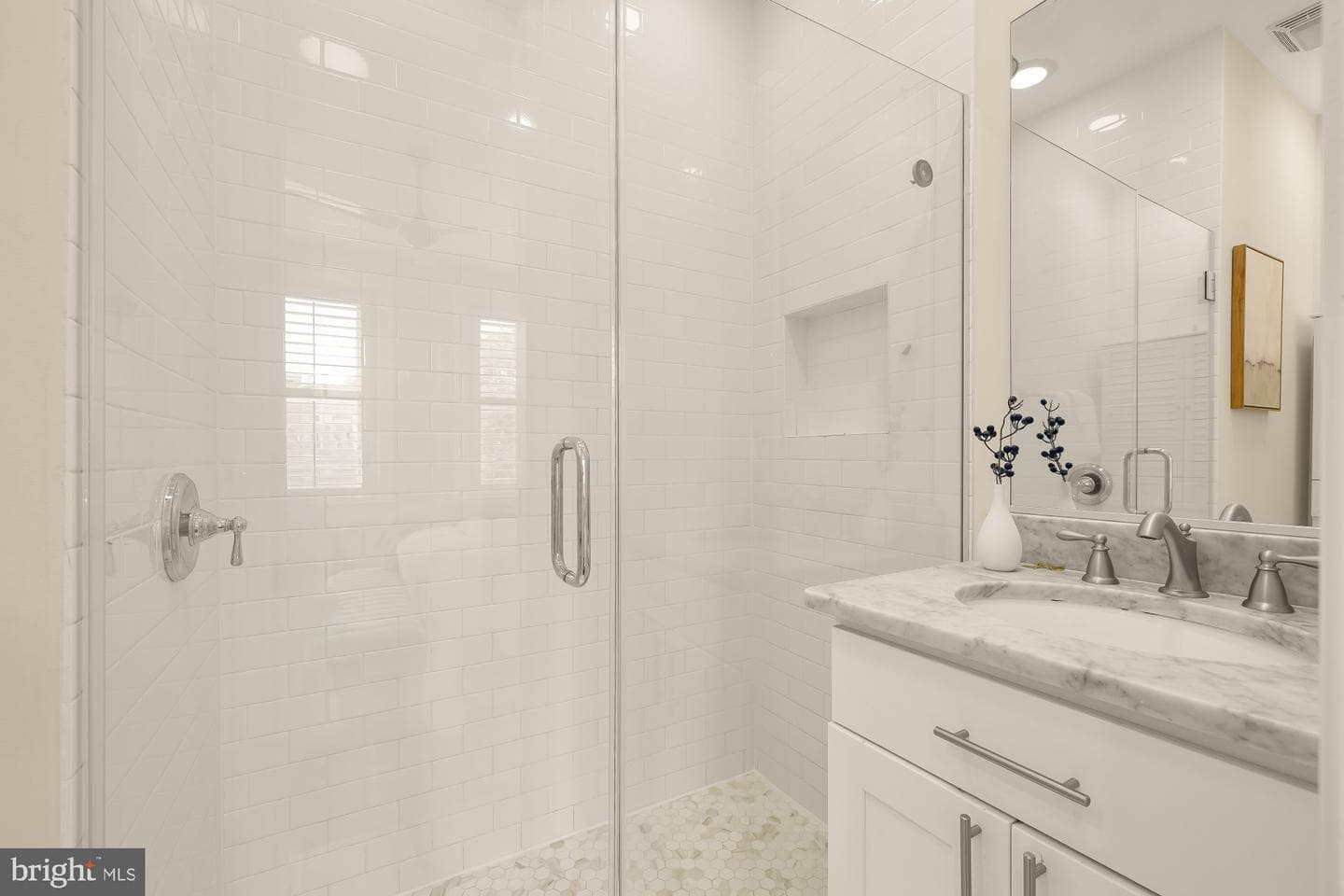 647 A Street SE photo 23