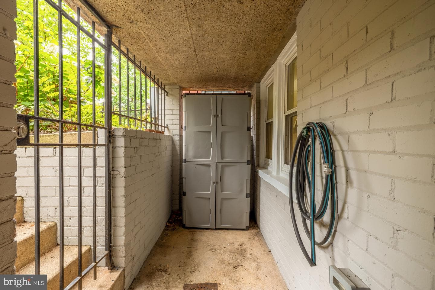 647 A Street SE photo 39