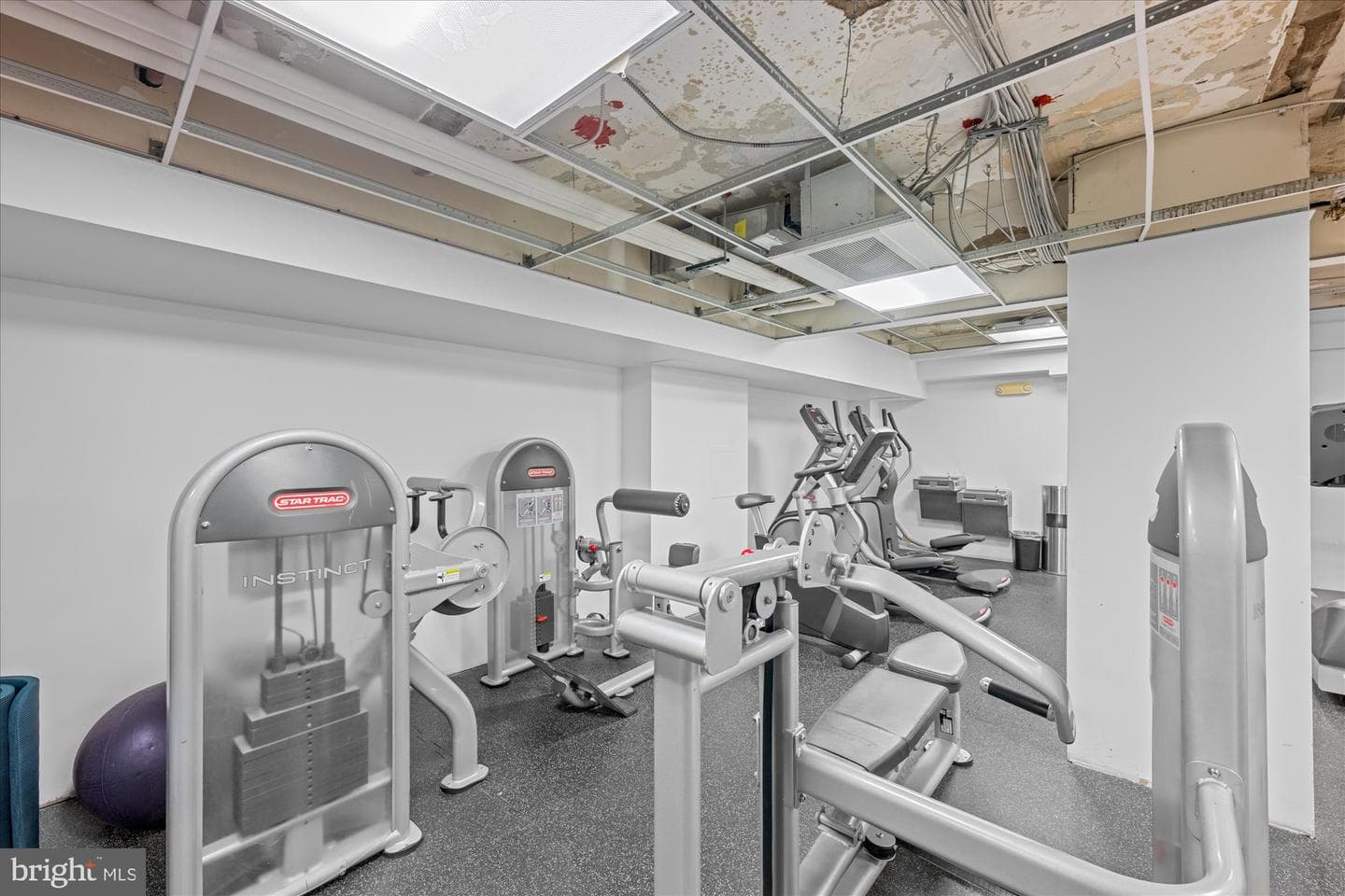 1613 Harvard Street NW #405 photo 11