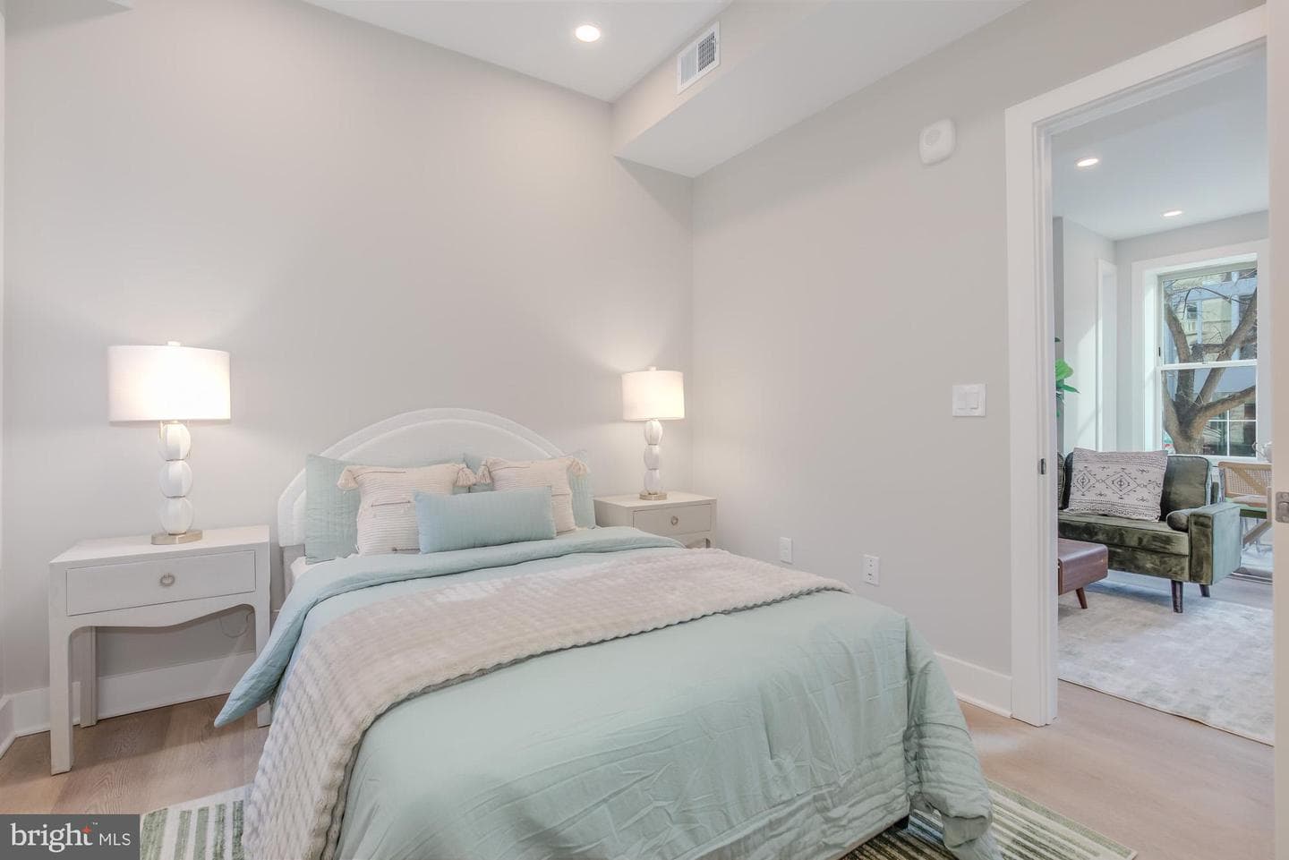 933 N Street NW #202 photo 8