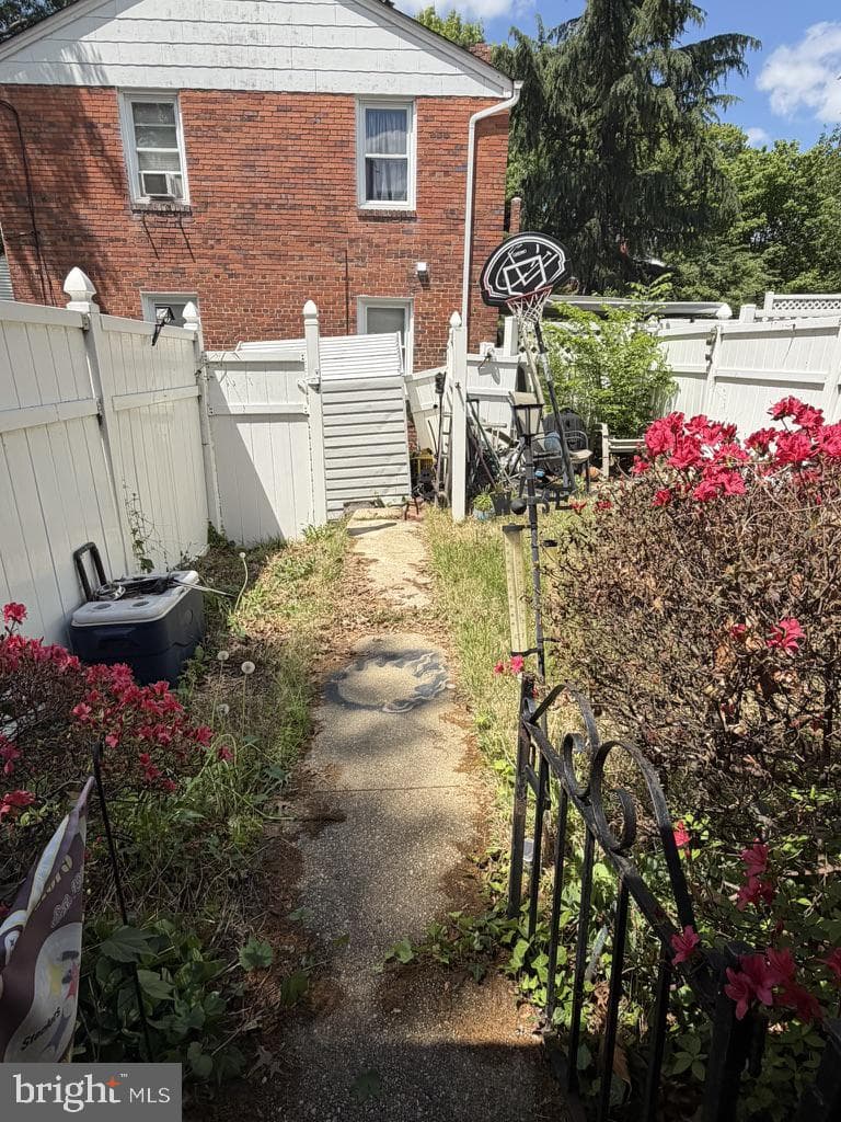 2402 Southern Avenue SE photo 3